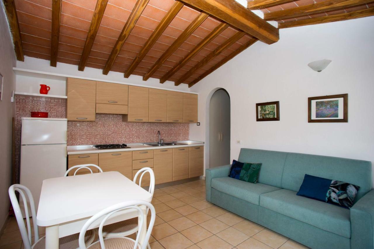Aparthotel Il Poggio Marcuccio à Lacona Extérieur photo