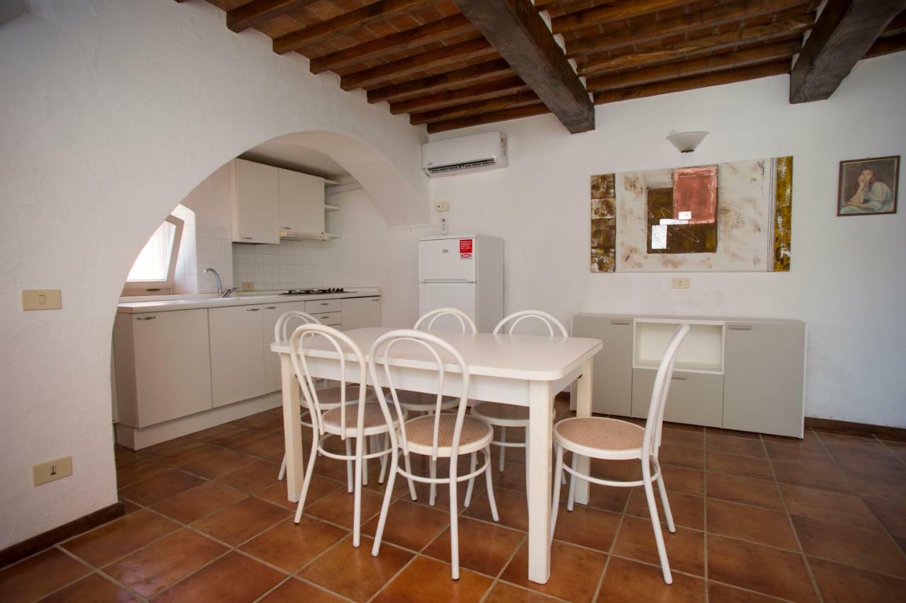 Aparthotel Il Poggio Marcuccio à Lacona Extérieur photo